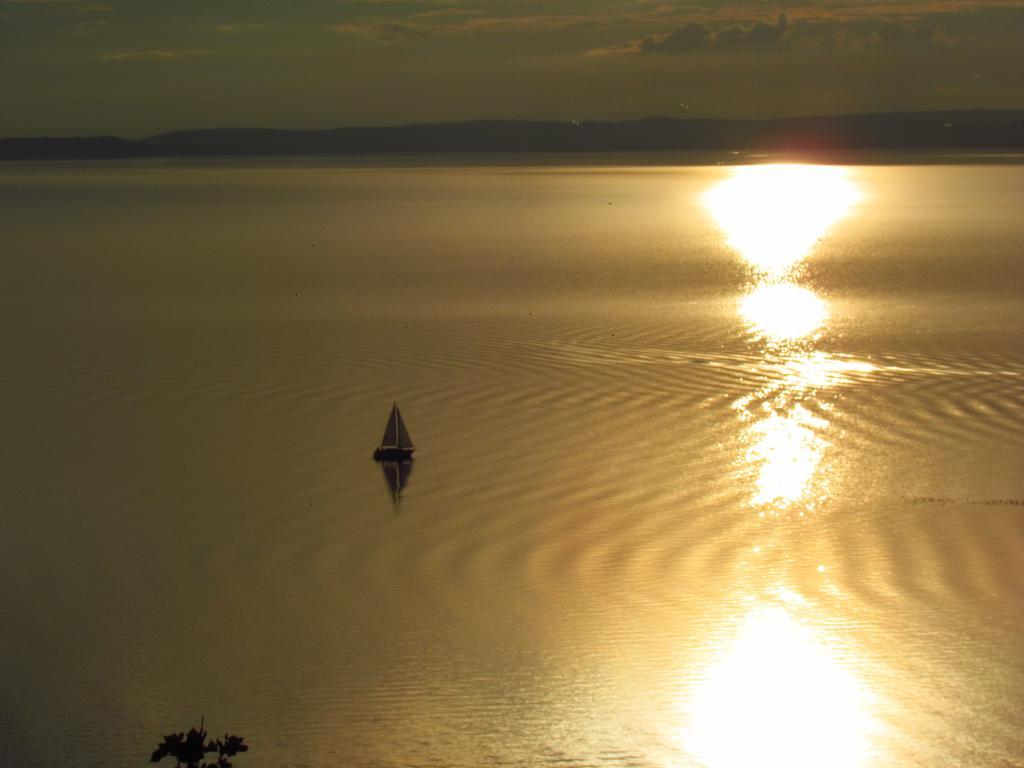 Balaton Wellness Apartman Siófok Zimmer foto